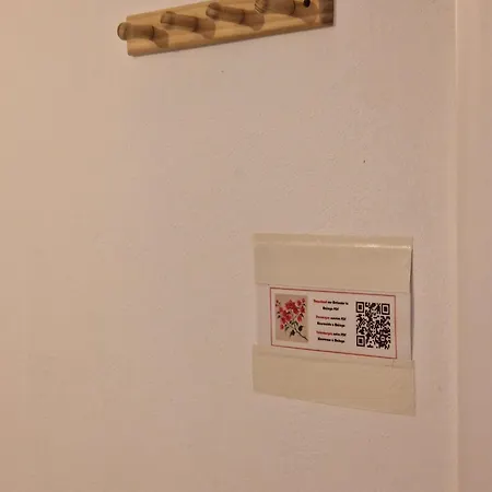 Individual Tranquila Con Bano Privado En Piso Compartido * Malaga