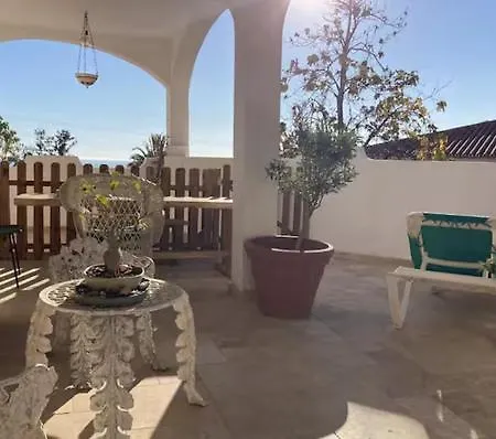 Individual Tranquila Con Bano Privado En Piso Compartido *